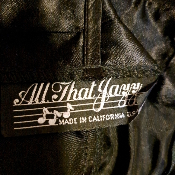 All that jazzy two Piece Dress and jacket outer material is lace. - Picture 10 of 10